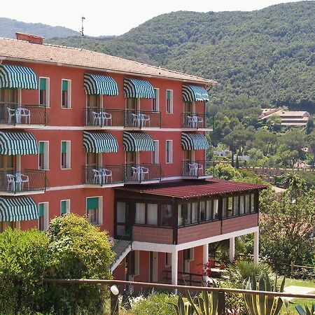 Hotel La Feluca Портоферрайо Экстерьер фото