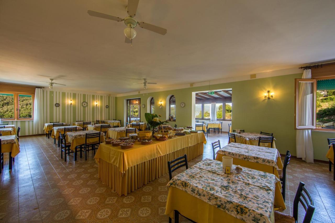 Hotel La Feluca Портоферрайо Экстерьер фото