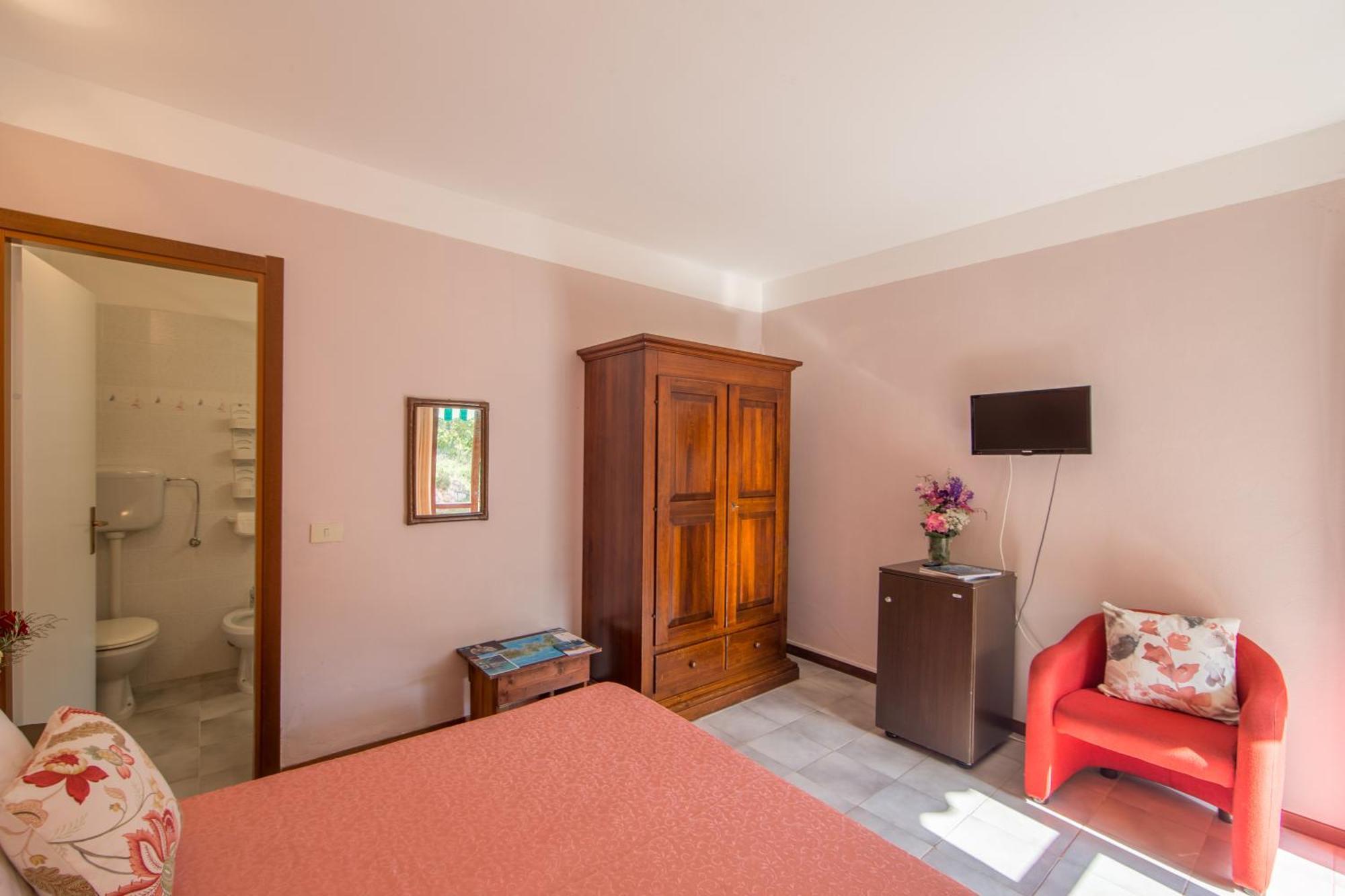 Hotel La Feluca Портоферрайо Экстерьер фото