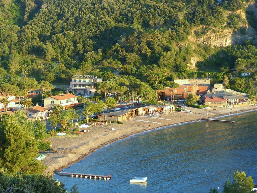 Hotel La Feluca Портоферрайо Экстерьер фото