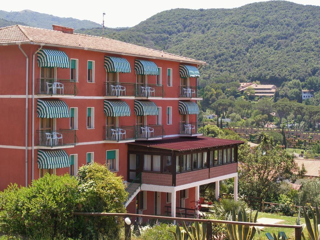 Hotel La Feluca Портоферрайо Экстерьер фото